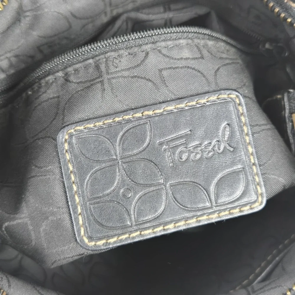 Vtg Fossil Black Leather Crossbody w Large Brass Buckle Pocket & Hardware ZB2493